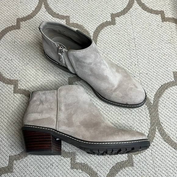 Sam Edelman PRYCE Leather ANKLE BOOTIE Boots, color: Putty, size 7 - Picture 1 of 17